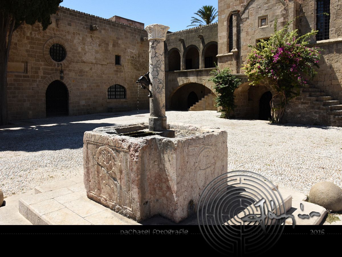 027 - staré město /ranně křestanská křtitelnice Agia Irini
